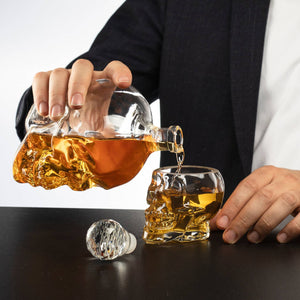 Skull Decatur with 4 Skull Shot Glasses